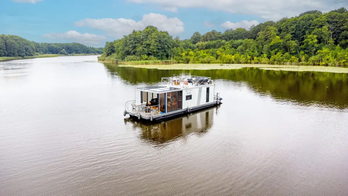 Hausboot mieten Mecklenburgische Seenplatte – Dein unvergessliches Naturabenteuer
